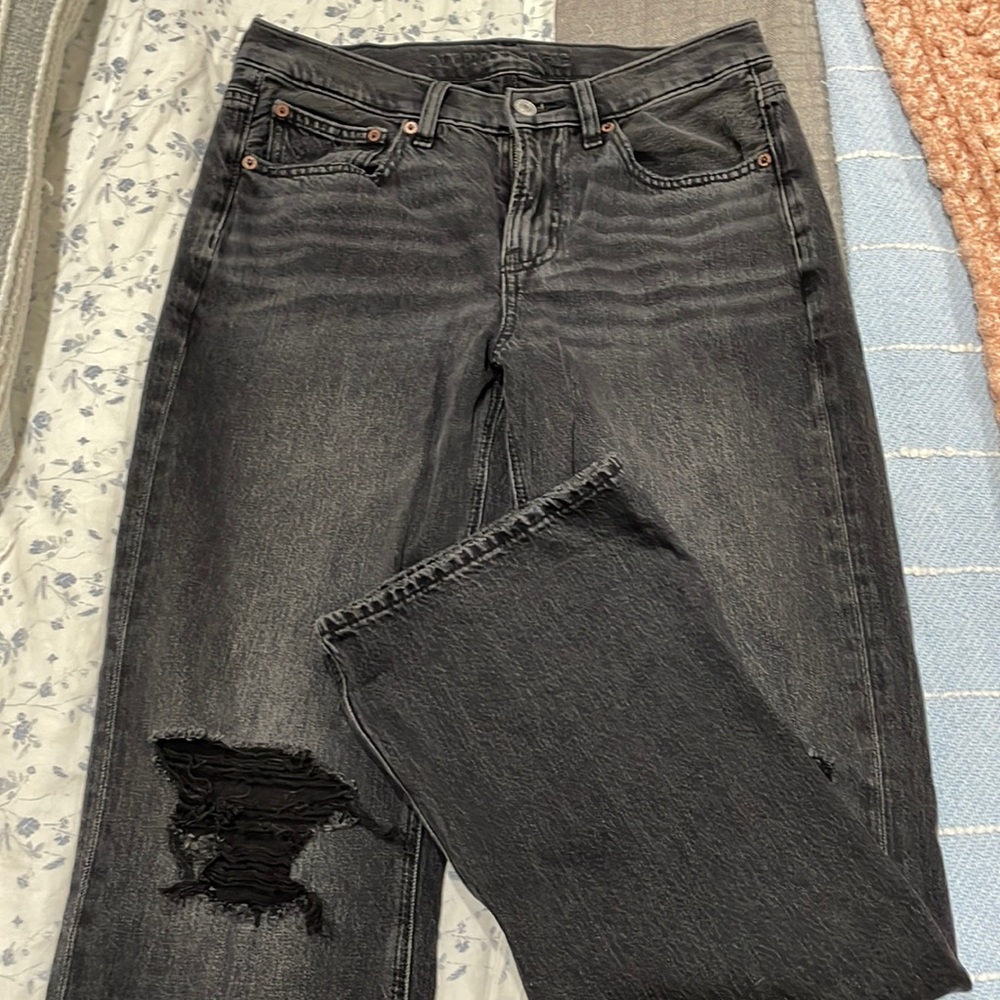 American Eagle black distressed jeans size 6